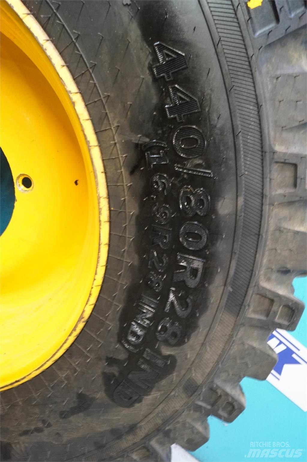  28 440/80R28 Dæk, hjul og fælge