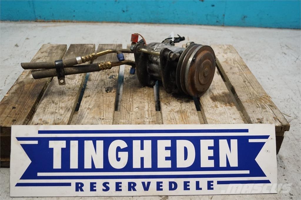 CASE 621D Kabiner og interiør