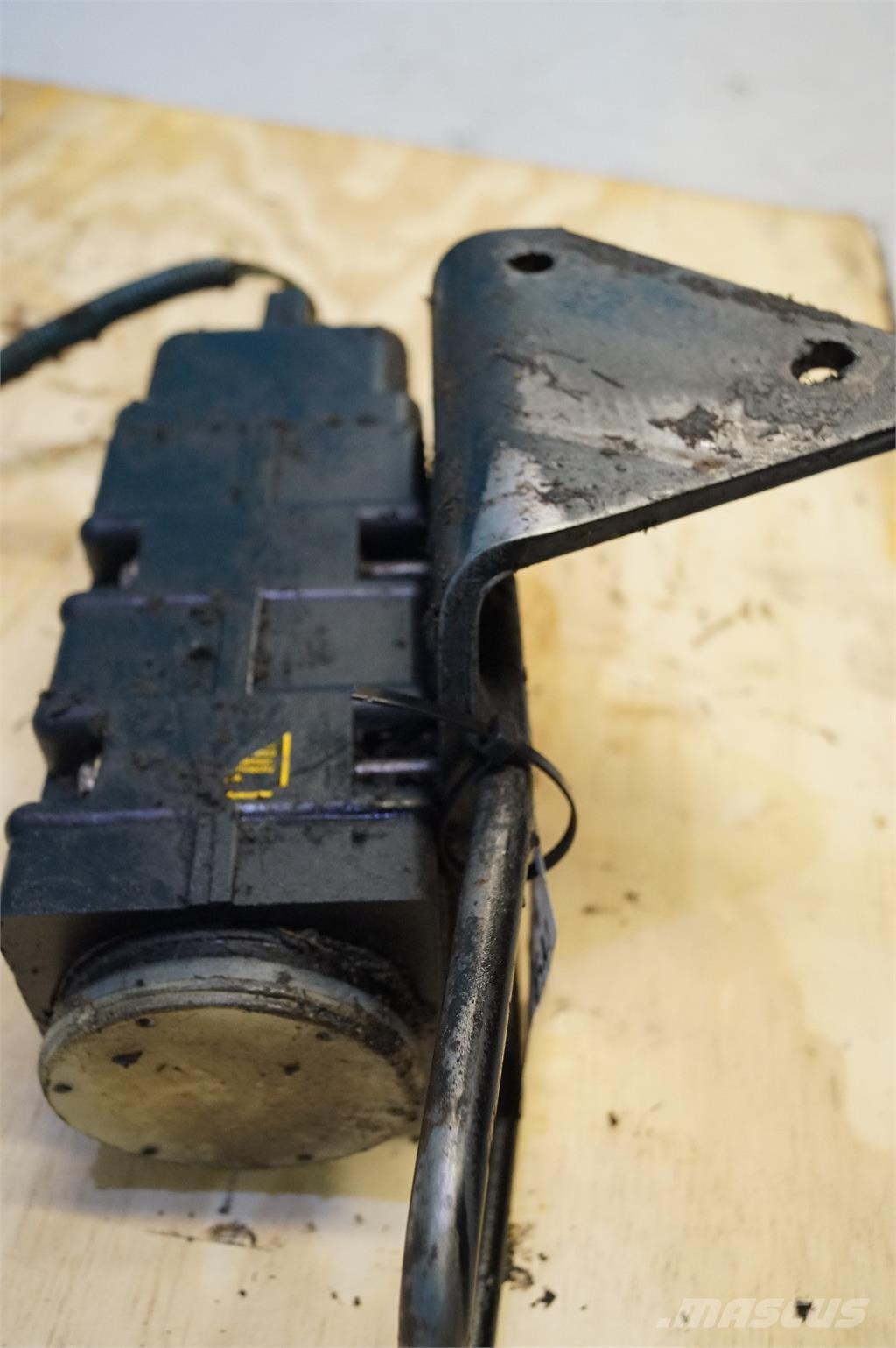 CASE 7130 Elektronik