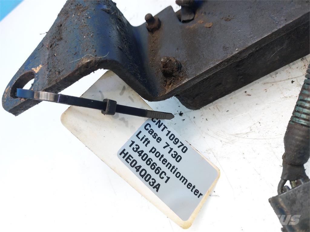 CASE 7130 Elektronik