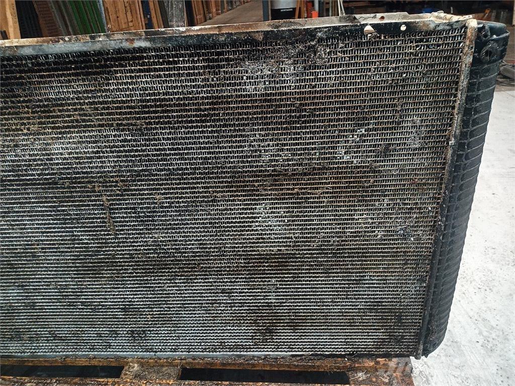 CASE 8010 Radiatorer