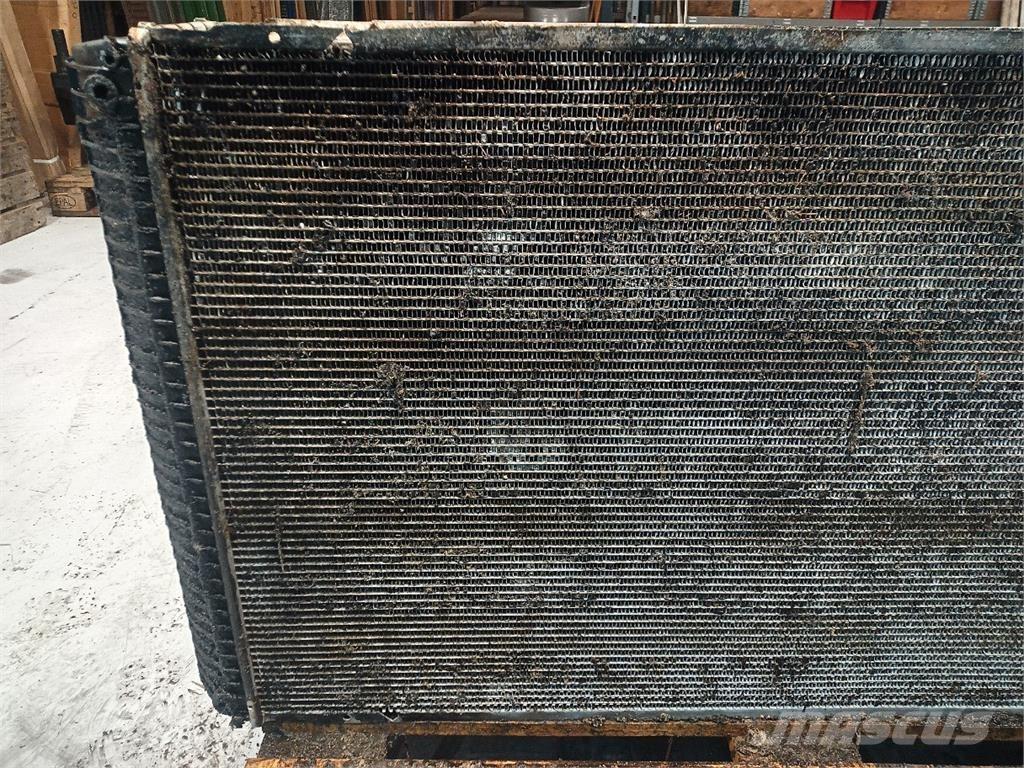 CASE 8010 Radiatorer