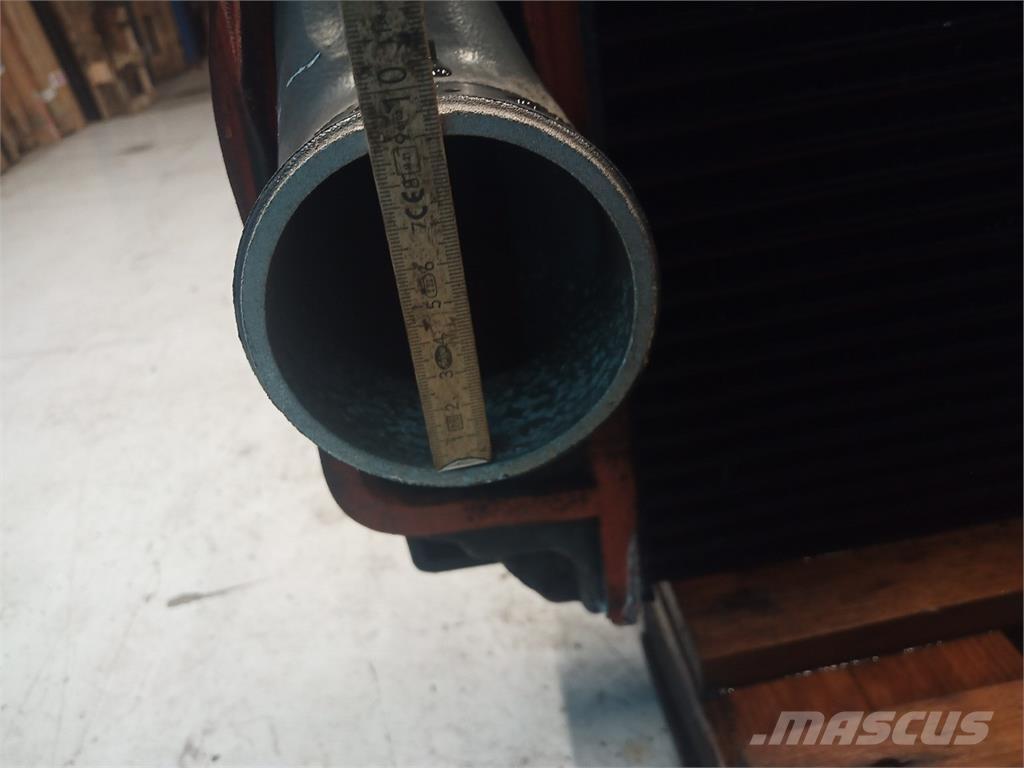 CASE 8010 Radiatorer