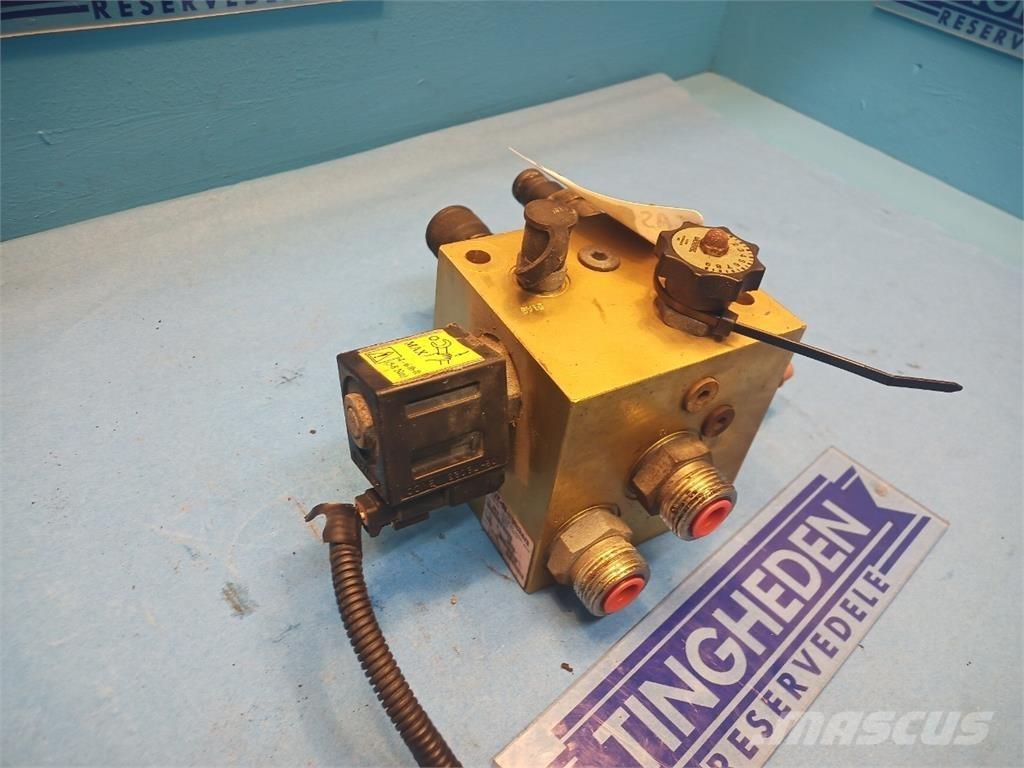 CASE 8010 Hydraulik