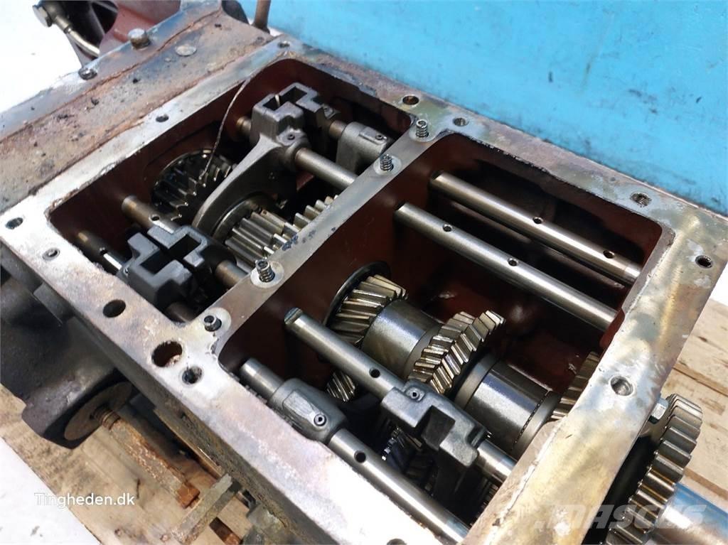 CASE Farmall 95A Gear