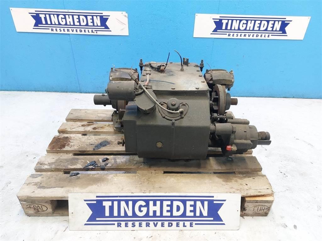 Case IH 7010 Gear