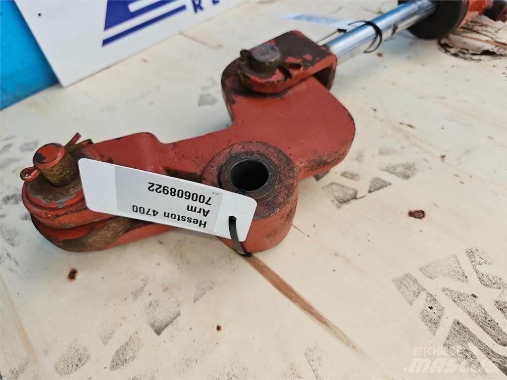 Hesston 4700 Balleklemme