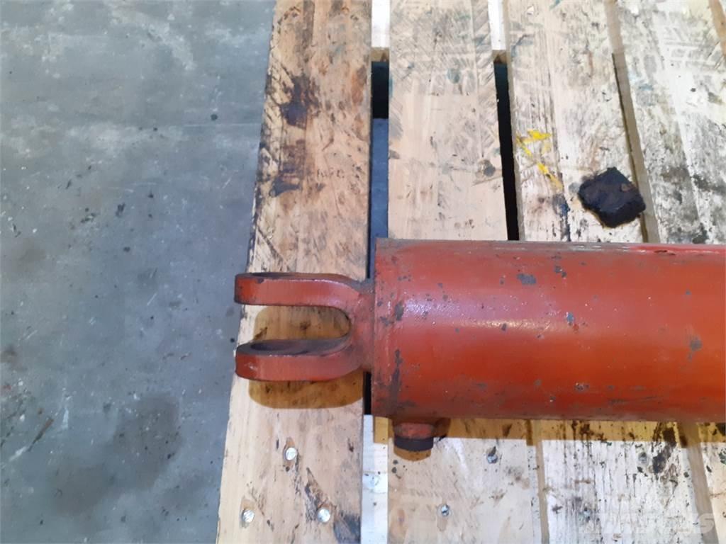Hesston 4800 Balleklemme