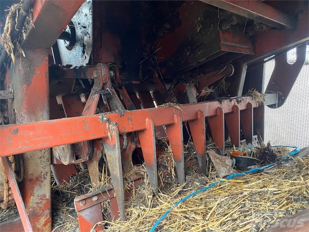 Hesston 4800 Pressere til firkantede baller