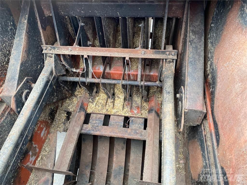 Hesston 4900 Pressere til firkantede baller