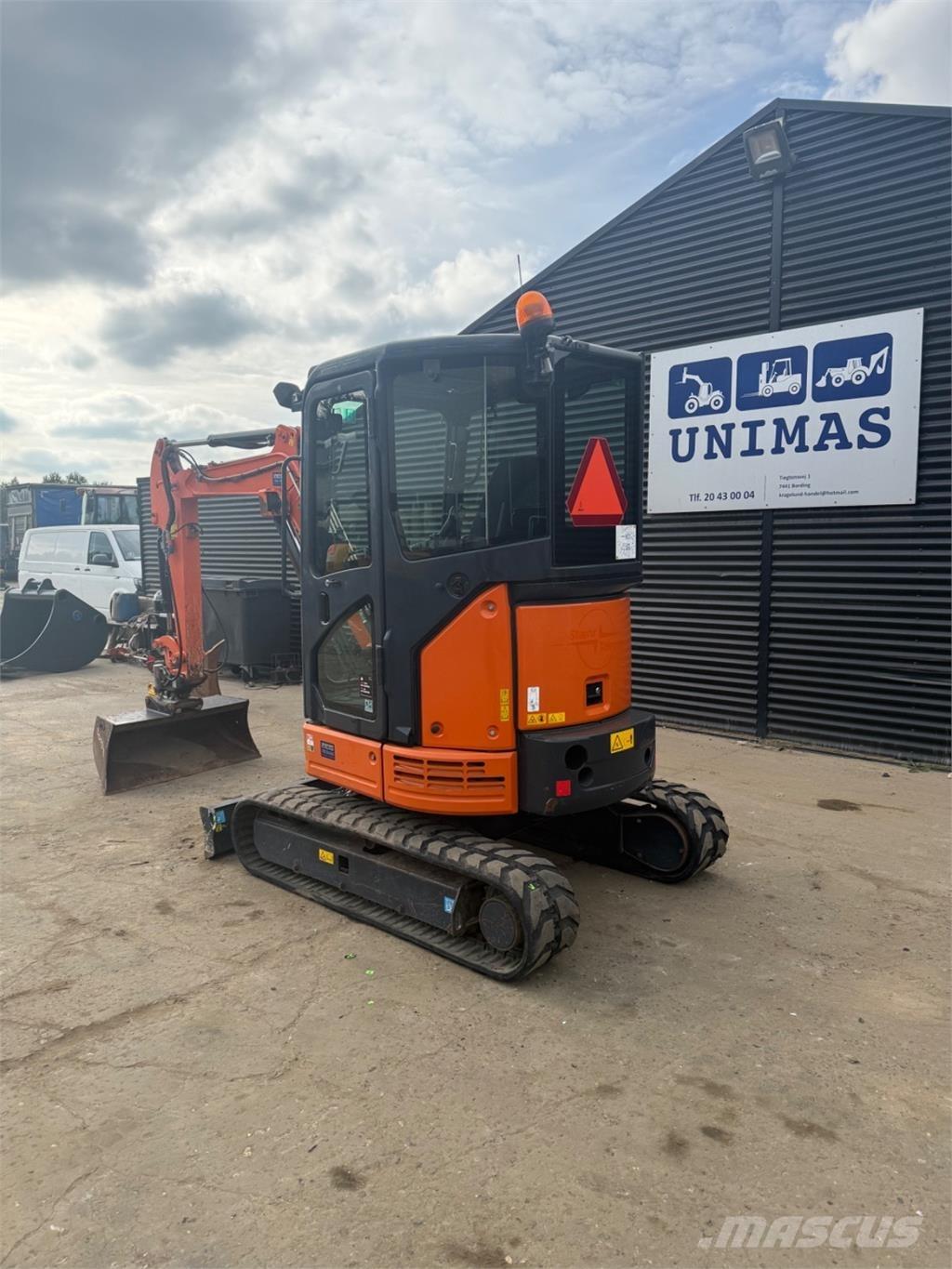 Hitachi ZX26U Minigravemaskiner