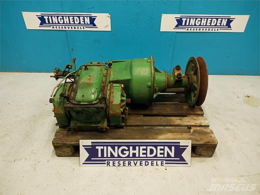 John Deere 1065 Gear