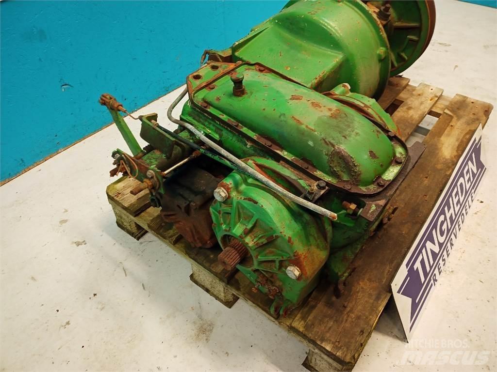 John Deere 1065 Gear