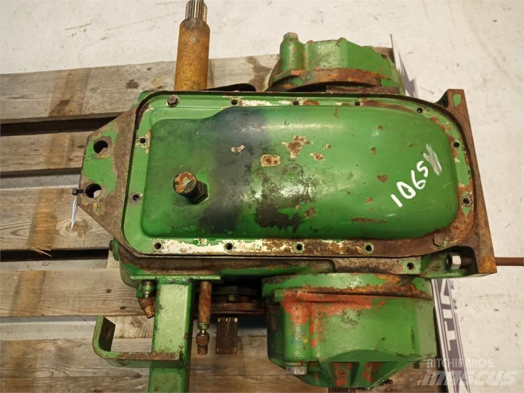 John Deere 1065 Gear