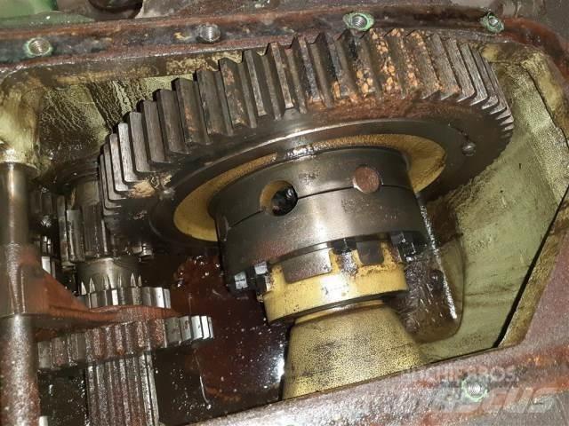 John Deere 1075 Gear