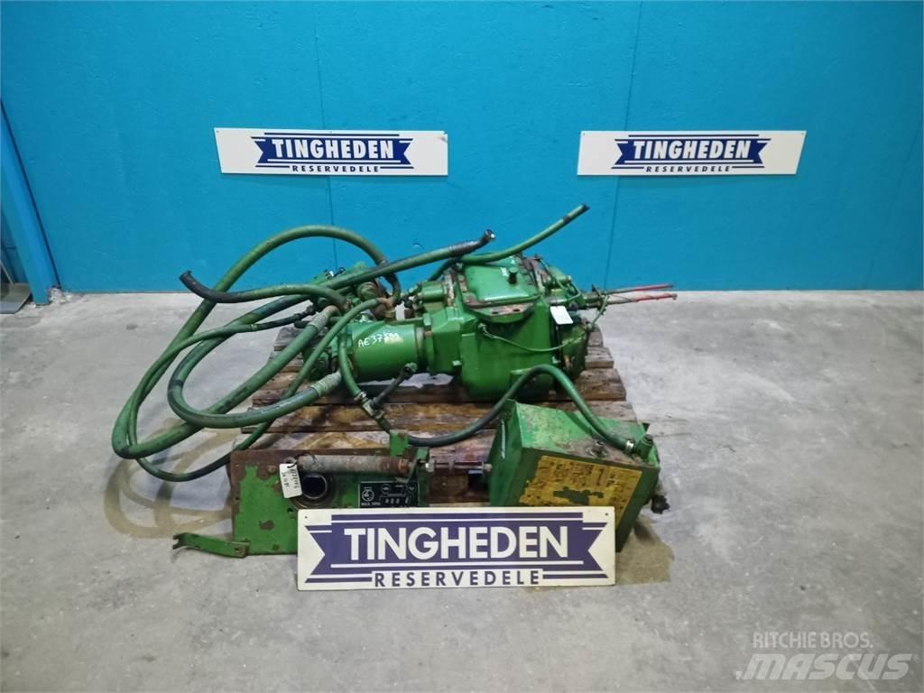 John Deere 1085 Gear