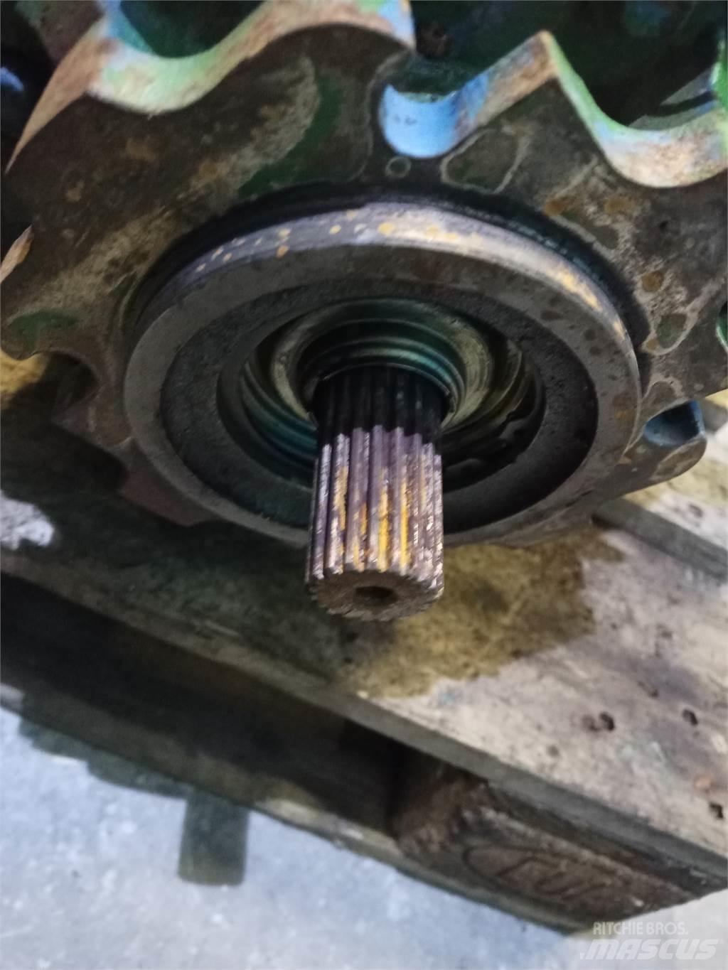 John Deere 1085 Gear