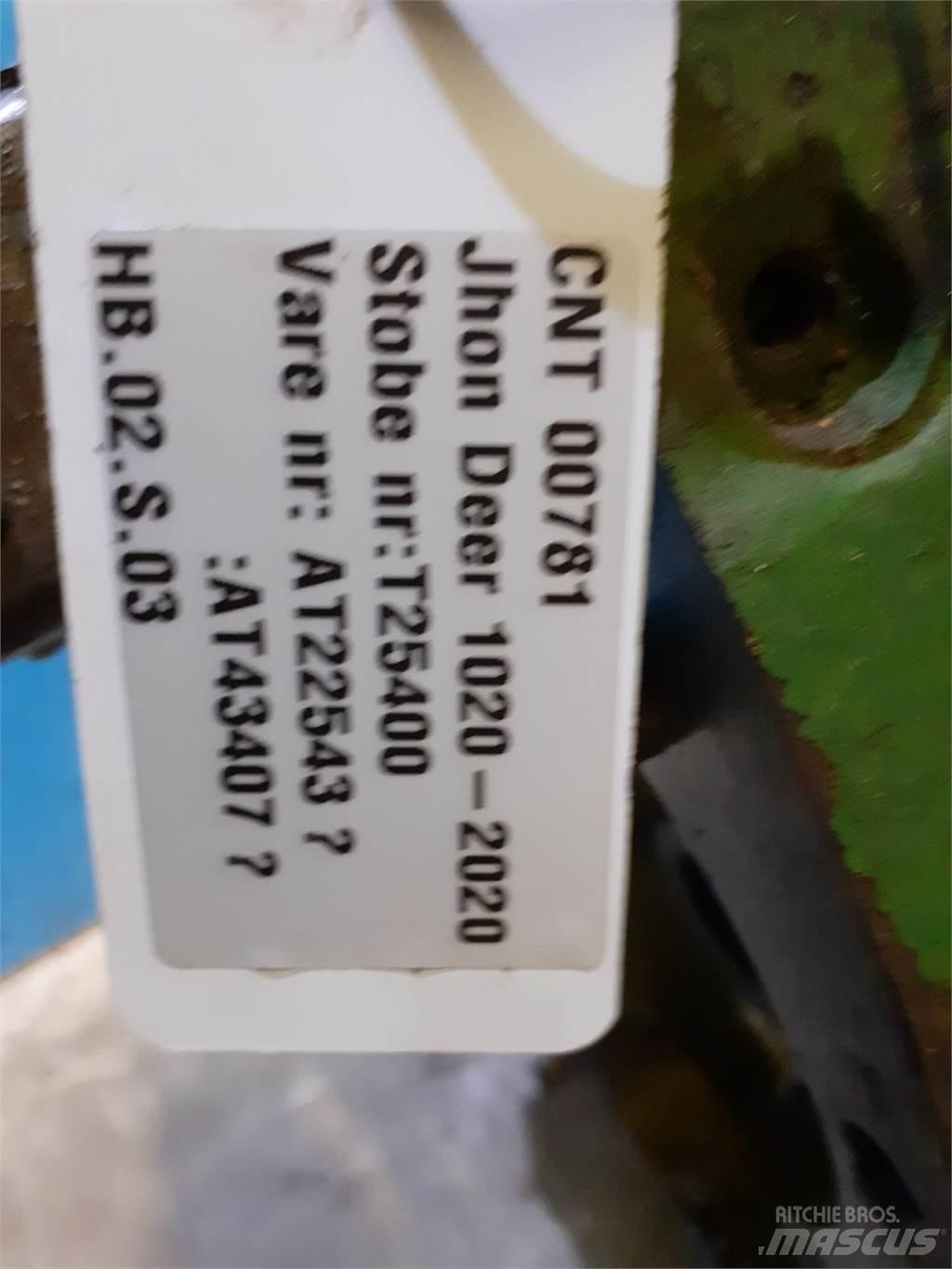 John Deere 2020 Gear