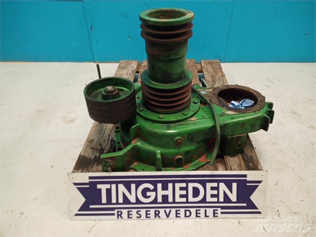 John Deere 2054 Gear