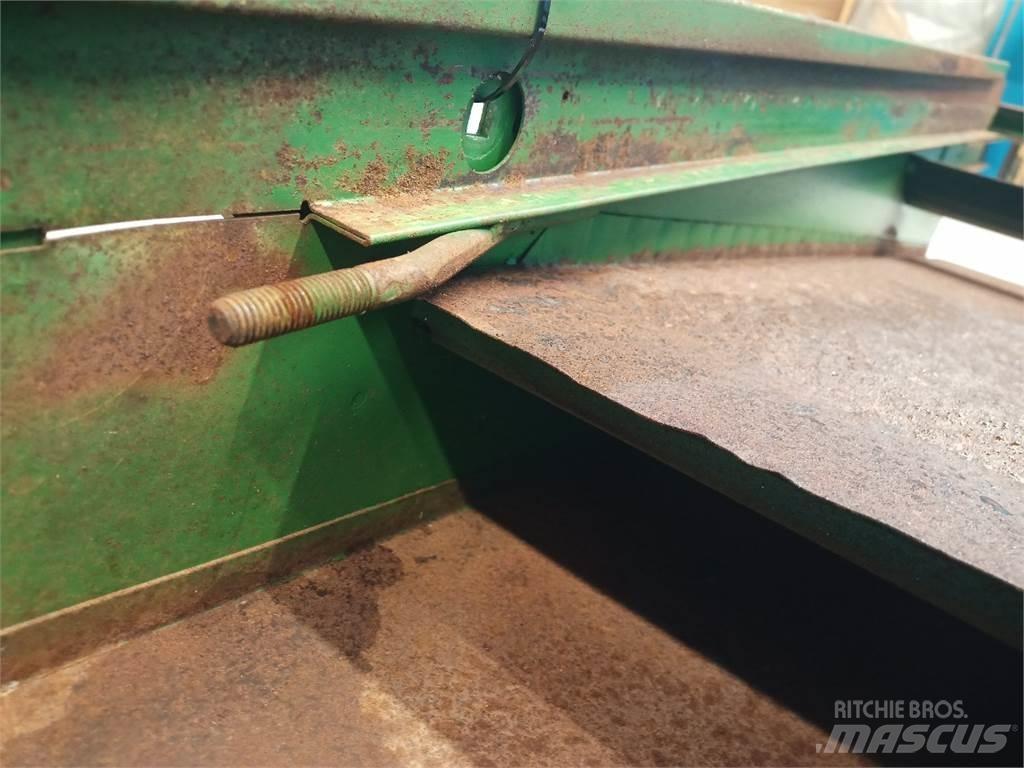 John Deere 2054 Sand- og saltspredere
