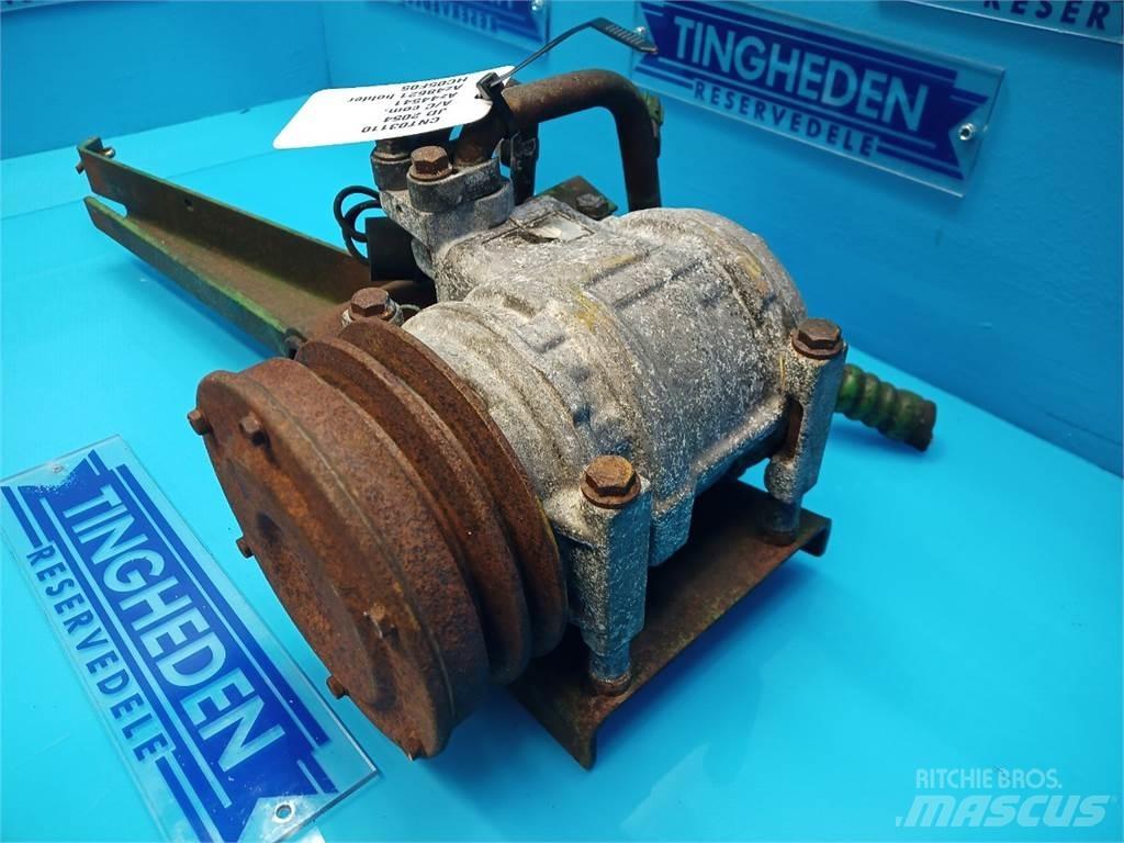 John Deere 2054 Kabiner og interiør