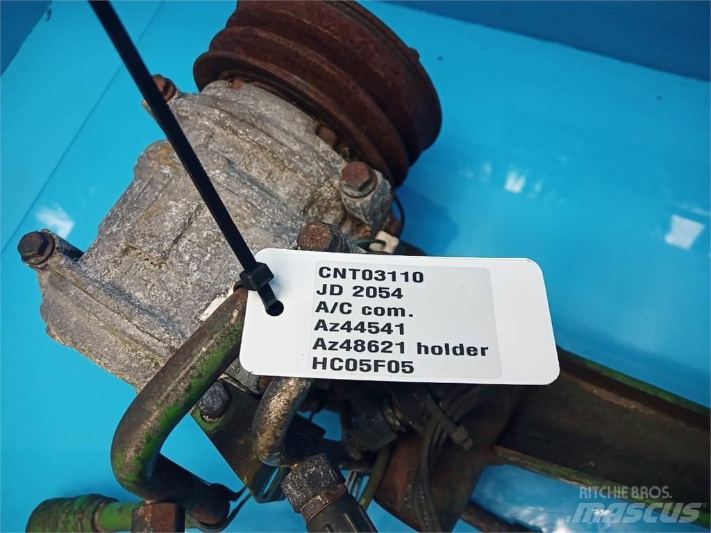 John Deere 2054 Kabiner og interiør