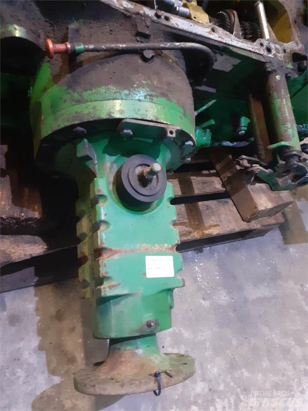 John Deere 3040 Gear