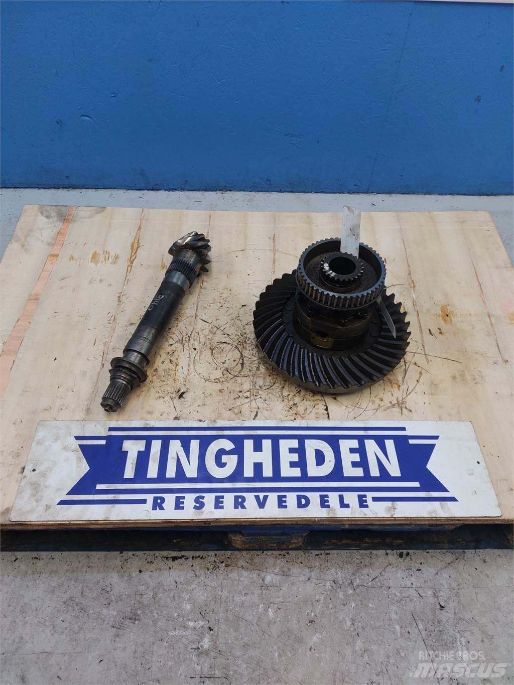 John Deere 3140 Gear