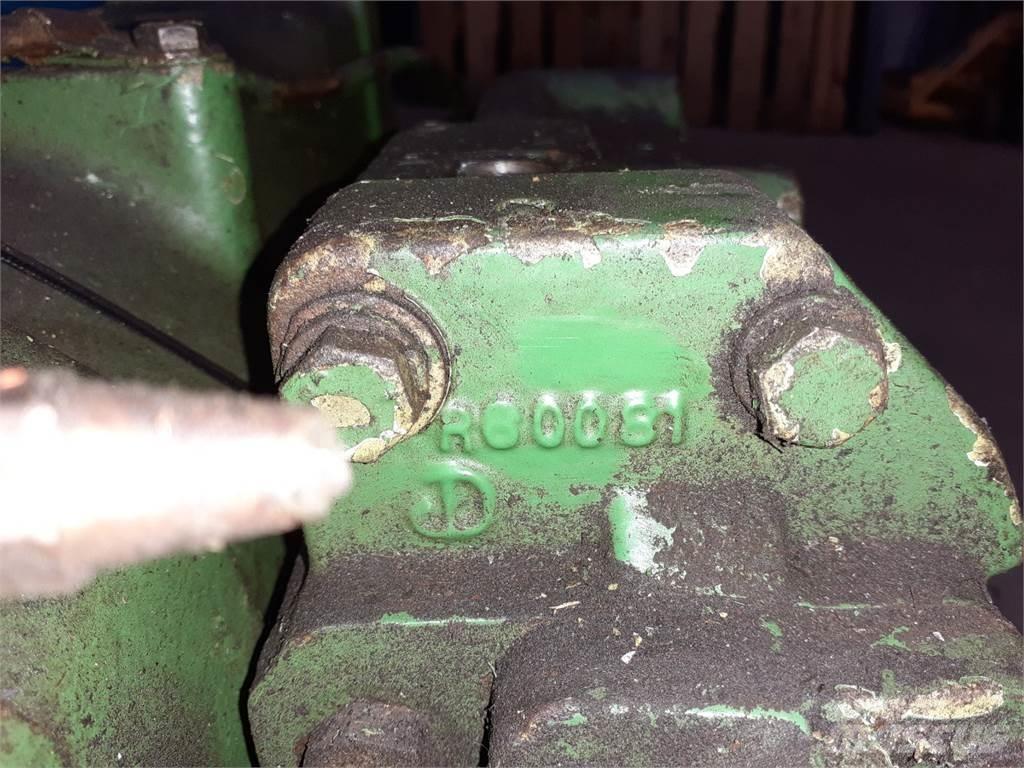 John Deere 4040 Gear
