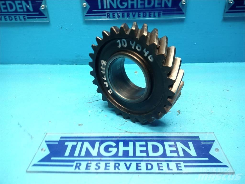 John Deere 4040 Gear