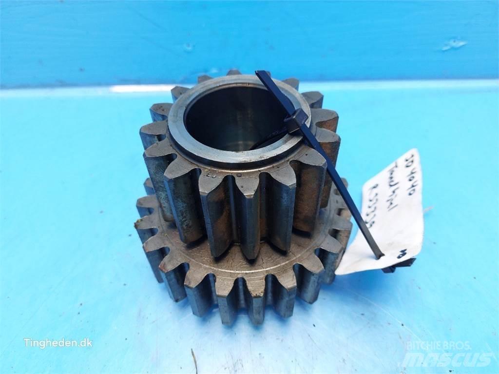 John Deere 4040 Gear