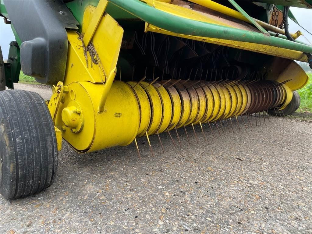 John Deere 592 Rundballe-pressere