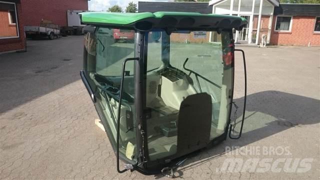 John Deere 6210R Kabiner og interiør