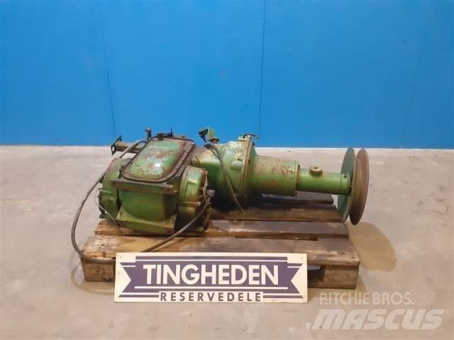 John Deere 955 Gear