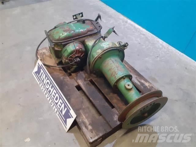 John Deere 955 Gear