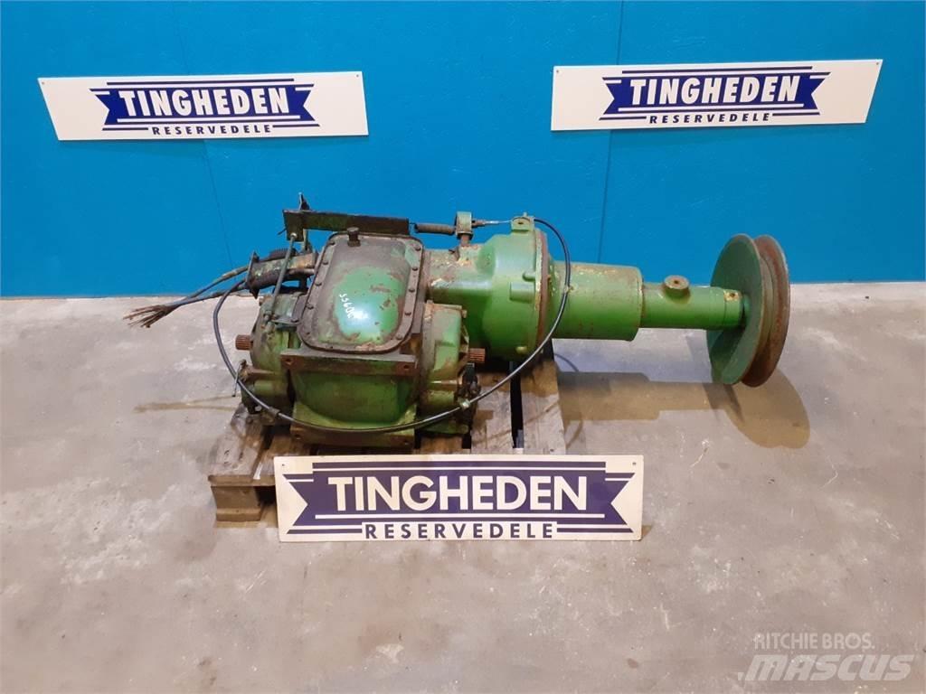John Deere 955 Gear