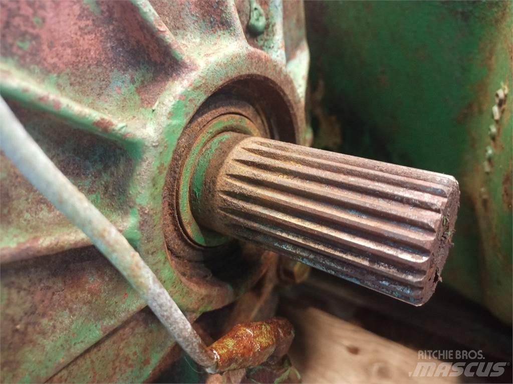 John Deere 965 Gear