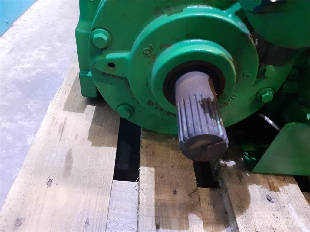 John Deere S670 Gear