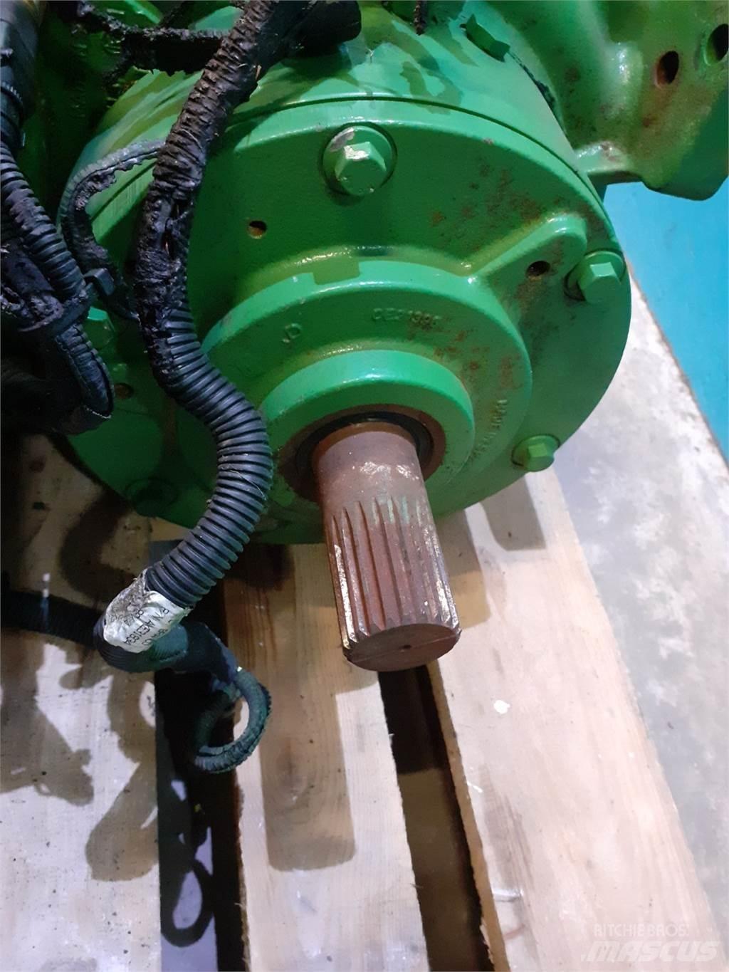 John Deere S670 Gear