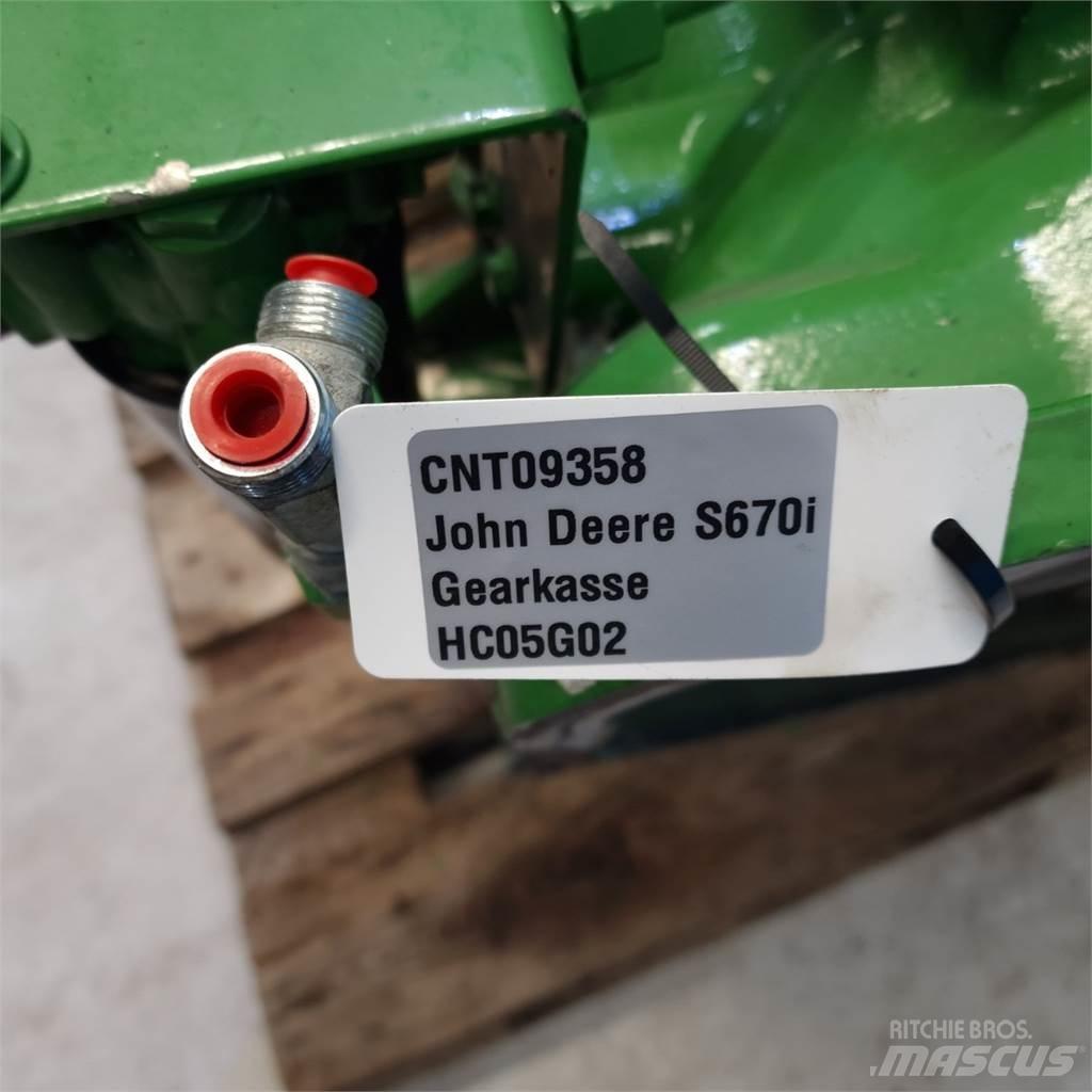 John Deere S670 Gear