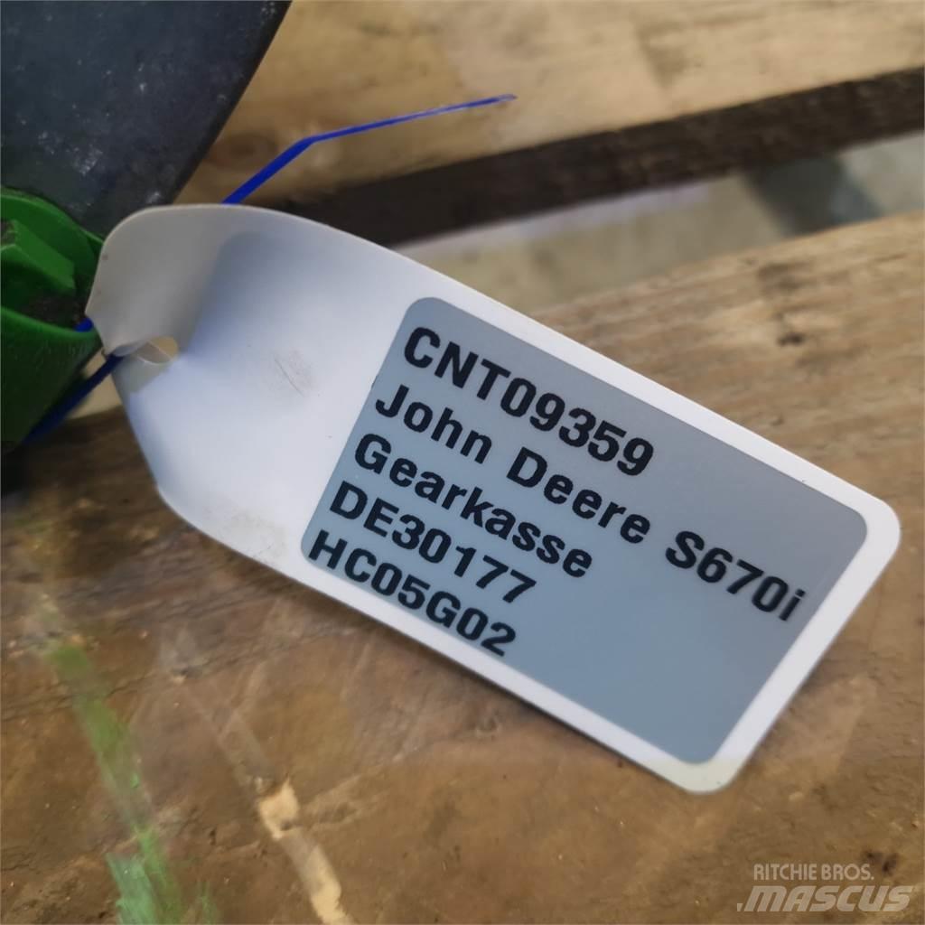 John Deere S670 Gear