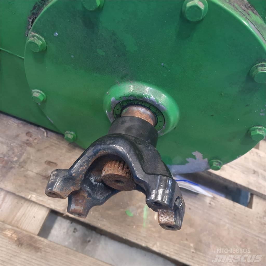 John Deere S670 Gear