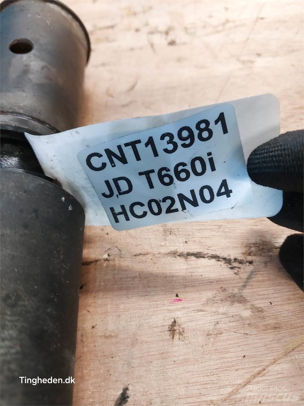 John Deere T660i Gear