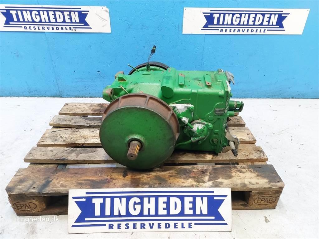John Deere T660I Gear