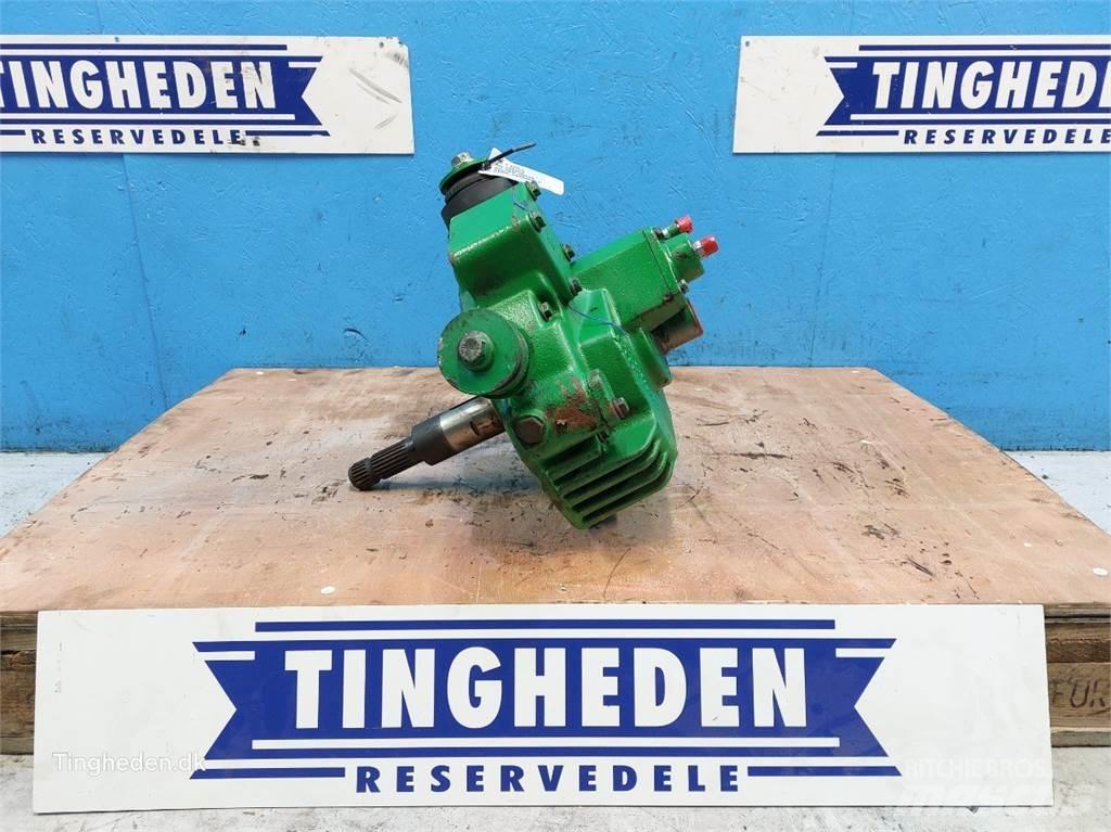 John Deere T660I Gear