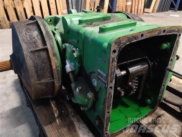 John Deere T670 Gear