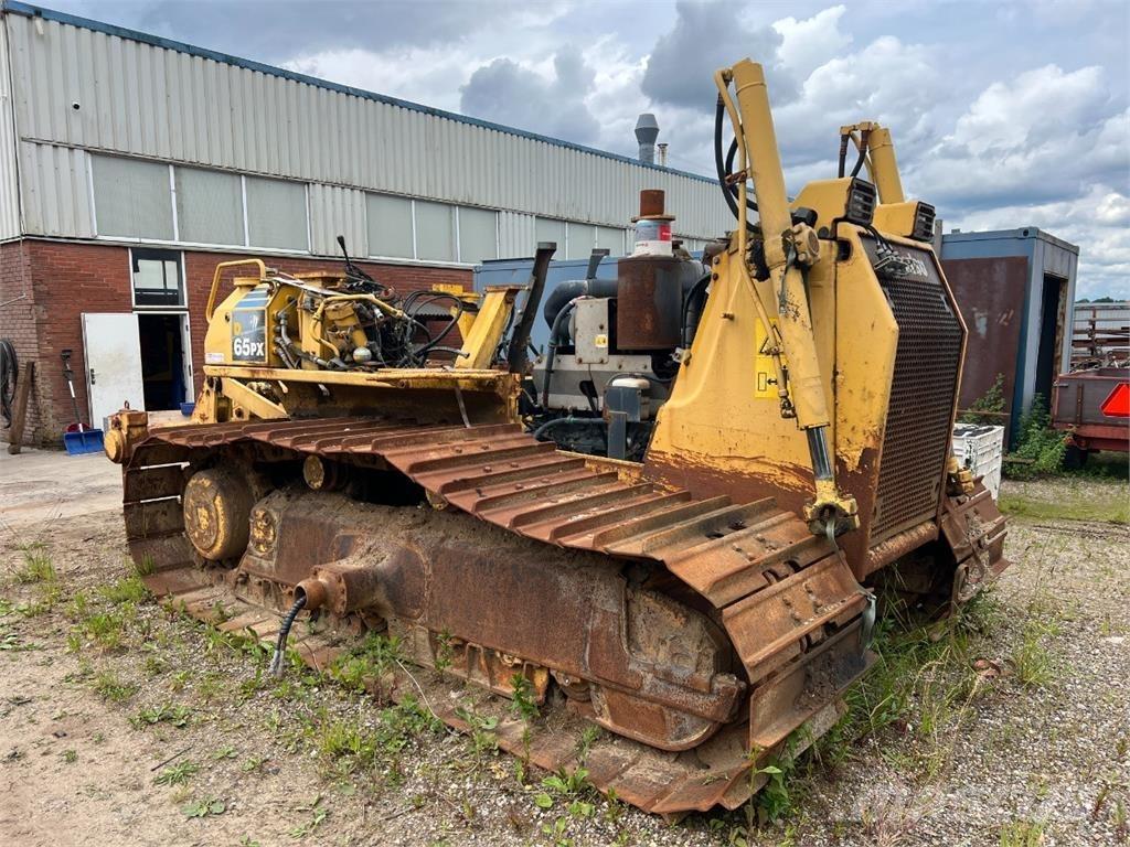 Komatsu D65PX-15 Bulldozer på larvebånd