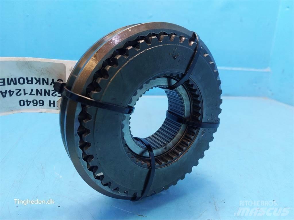 New Holland 6640 Gear
