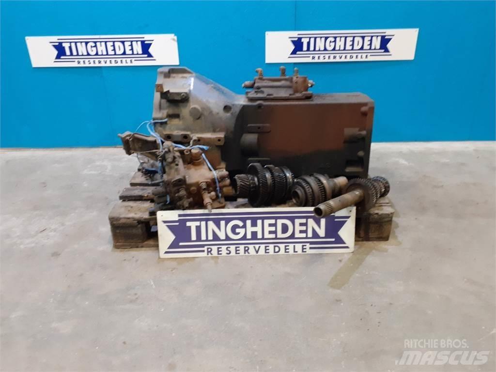 New Holland 8260 Gear