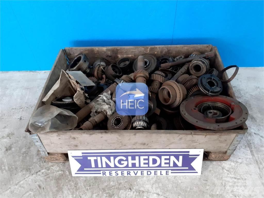 New Holland 8340 Gear